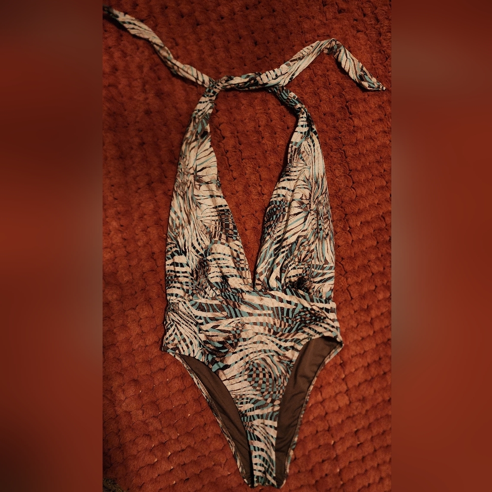 Swim suit